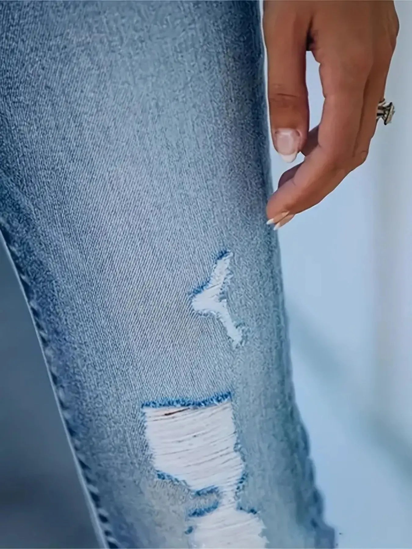 Raw Hem Distressed Skinny Jeans