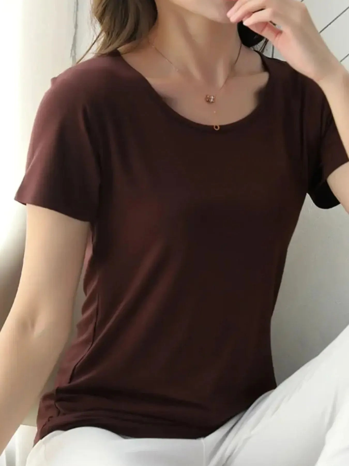 Women's Round Neck Essential Short Sleeve T-Shirt