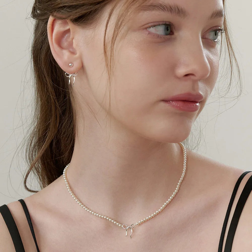 Dainty Pearl Bow Necklace