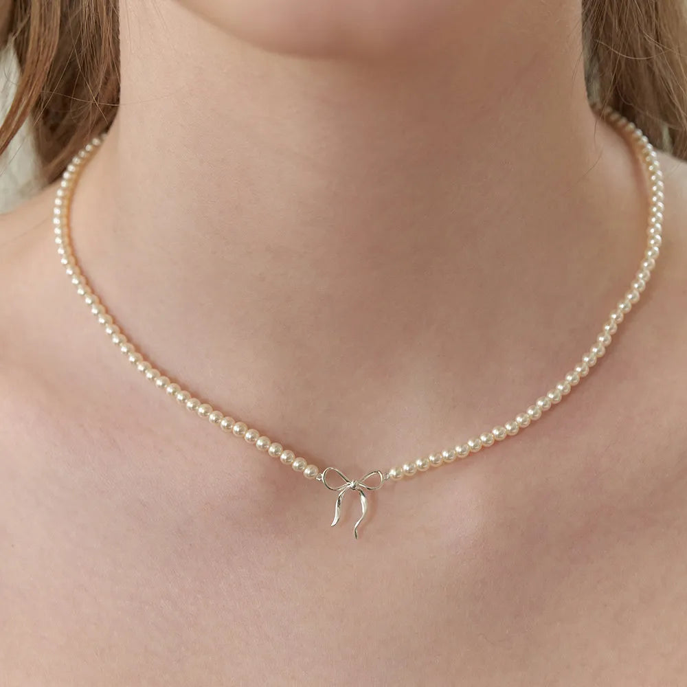 Dainty Pearl Bow Necklace