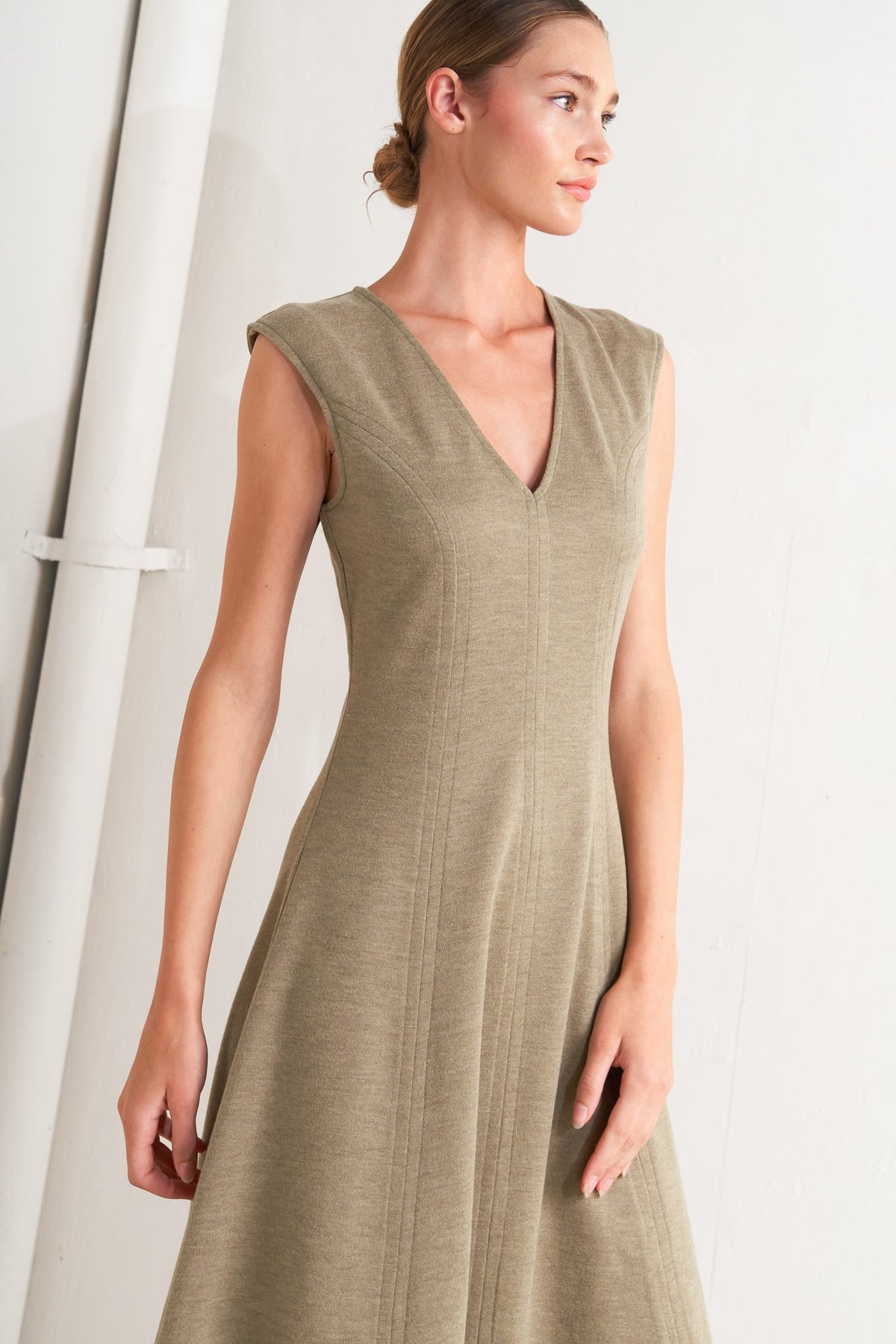 SOPHISTICATED SIMPLICITY WOVEN KNIT MIDI DRESS - Detail View 6
