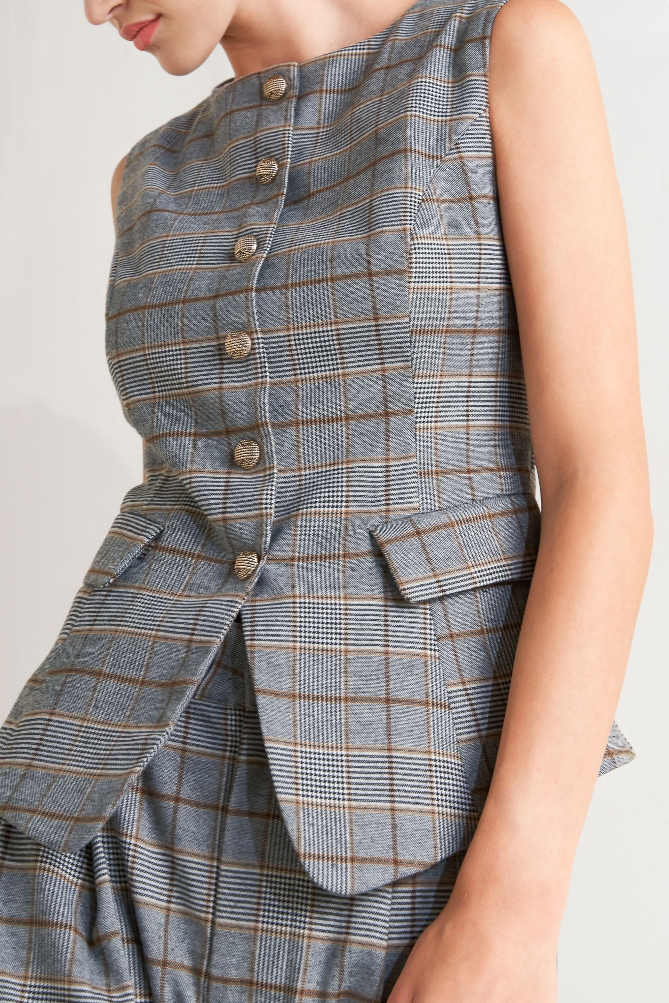 NEW AGE PLAID WOVEN VEST