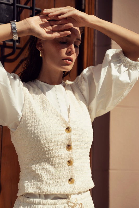CRINKLE CREAM VEST