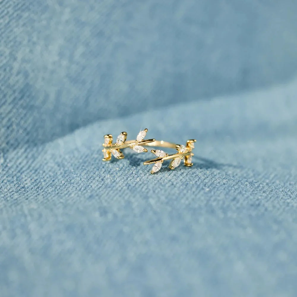 18k Gold-Plated Leaf Ring - Detail View 4