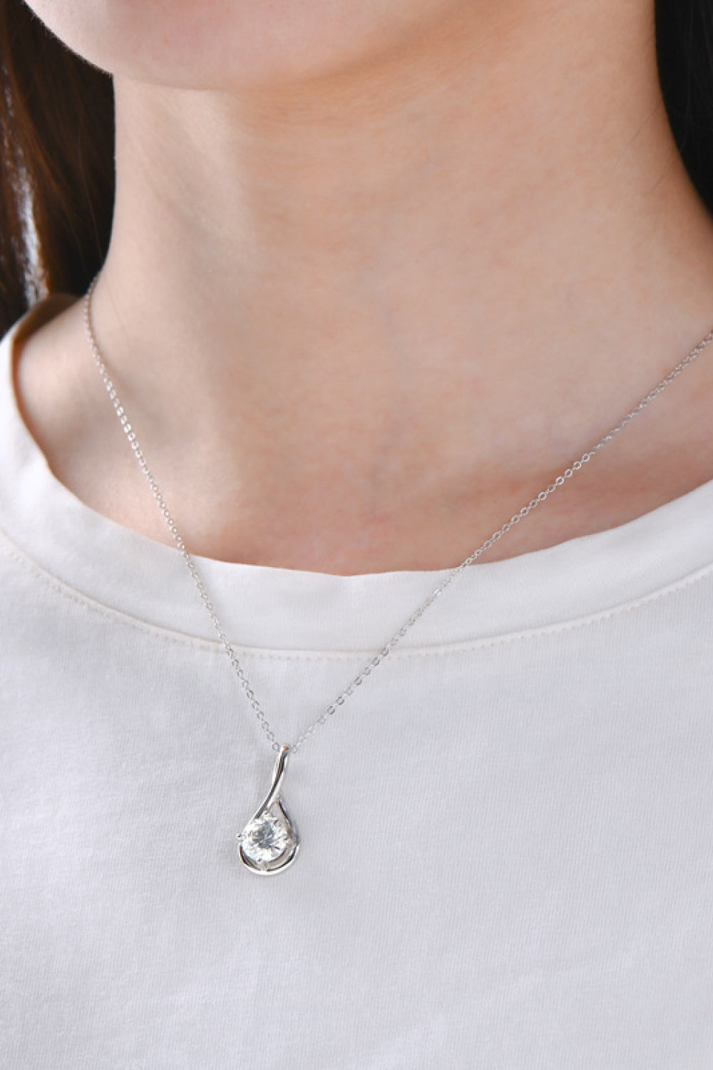 2 Carat Round Brilliant Cut Moissanite Pendant Necklace