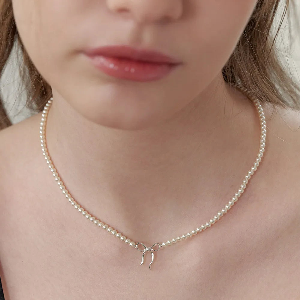 Dainty Pearl Bow Necklace