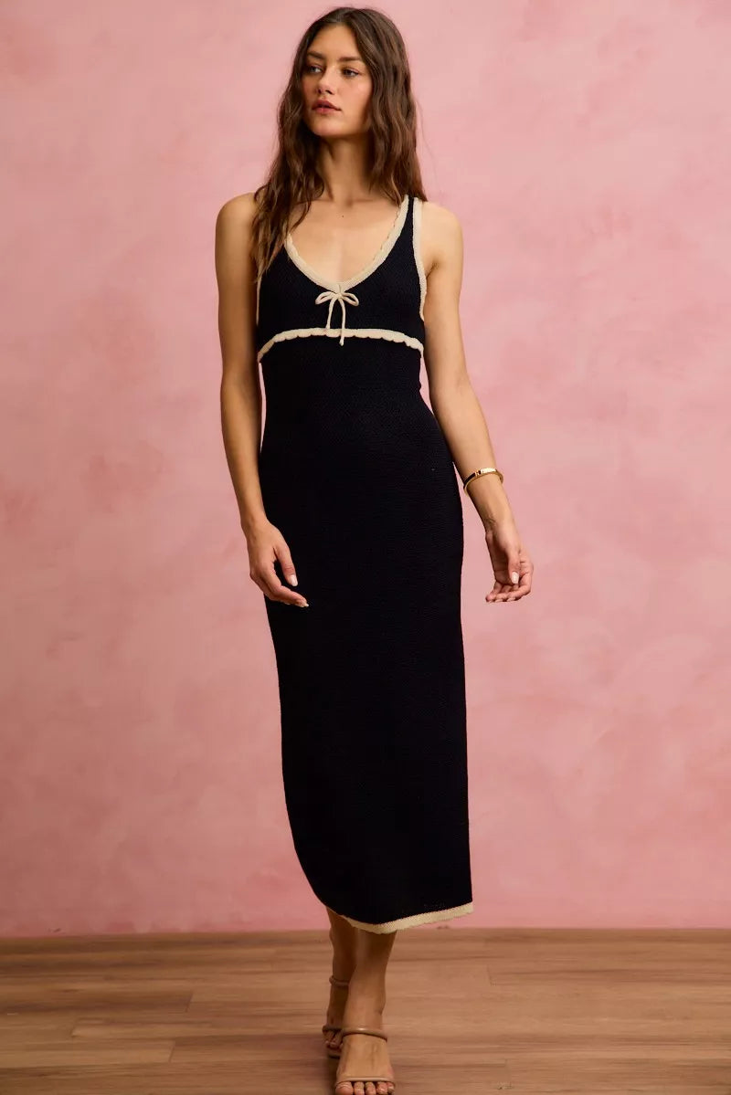 Sleeveless Contrast Trim Maxi Dress