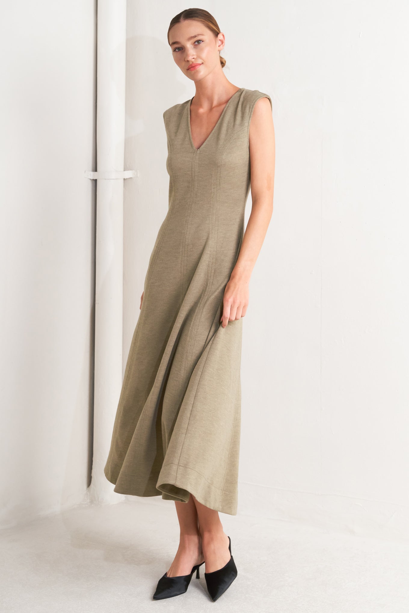 SOPHISTICATED SIMPLICITY WOVEN KNIT MIDI DRESS - Detail View 5