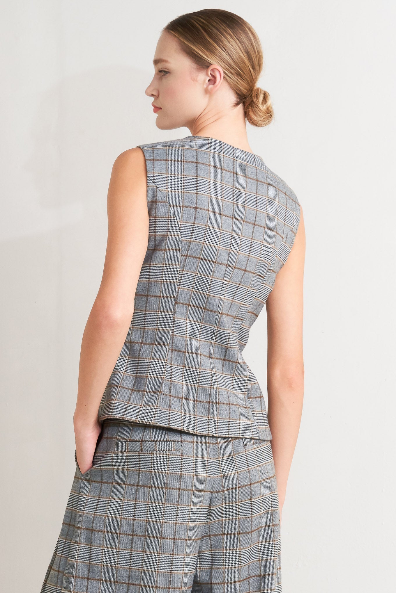 NEW AGE PLAID WOVEN VEST