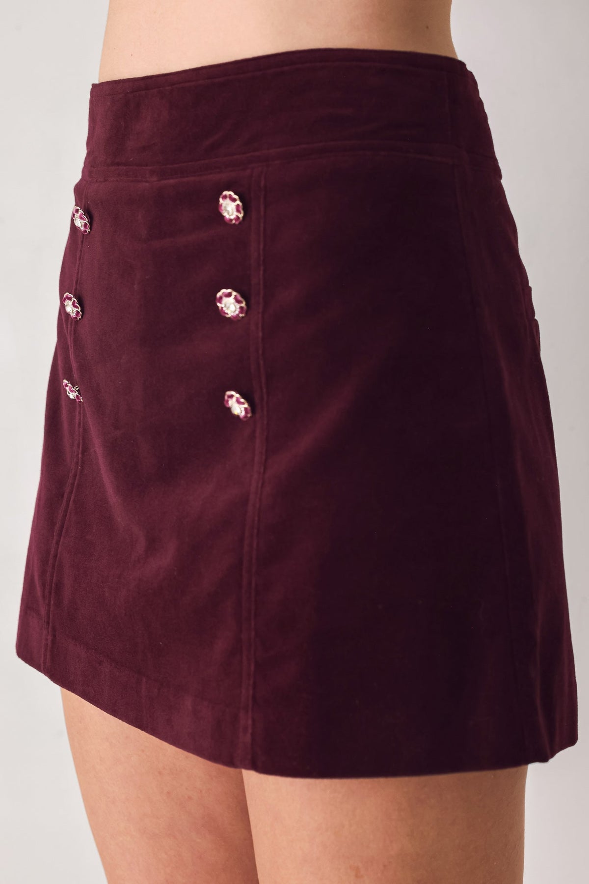 BORDEAUX VELVET BUTTON-DETAIL SKORT