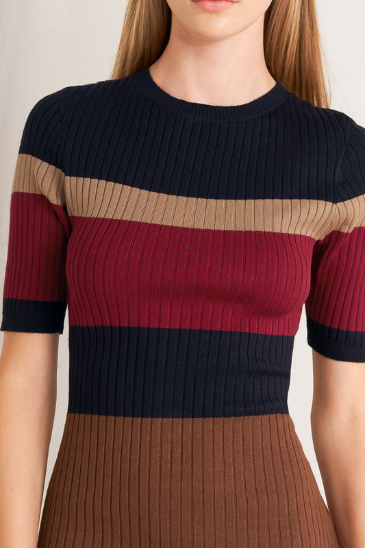 COLOR BLOCKED MIDI SWEATER DRESS