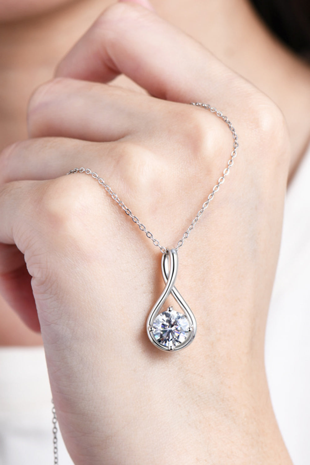2 Carat Round Brilliant Cut Moissanite Pendant Necklace